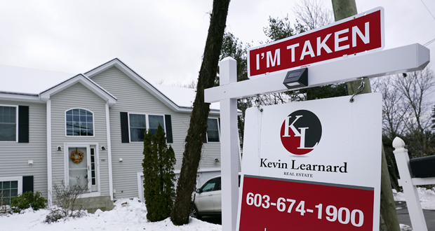 Benchmark U.S. 30-year mortgage rises slightly to 2.67%