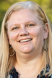 HEADSHOT_MD_MENTAL_HEALTH_PANELS_Susan Cromwell_200x300