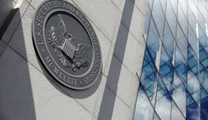 The seal of the U.S. Securities and Exchange Commission (SEC) is seen at their headquarters in Washington, D.C., May 12, 2021. Picture taken May 12, 2021. (REUTERS/Andrew Kelly/File Photo)