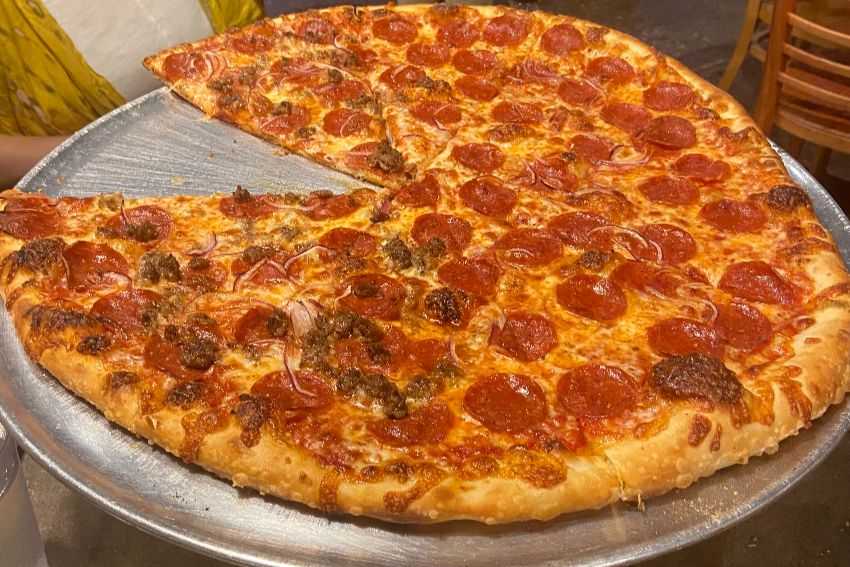 2 MD pizzerias named among 50 best places to get a slice in US